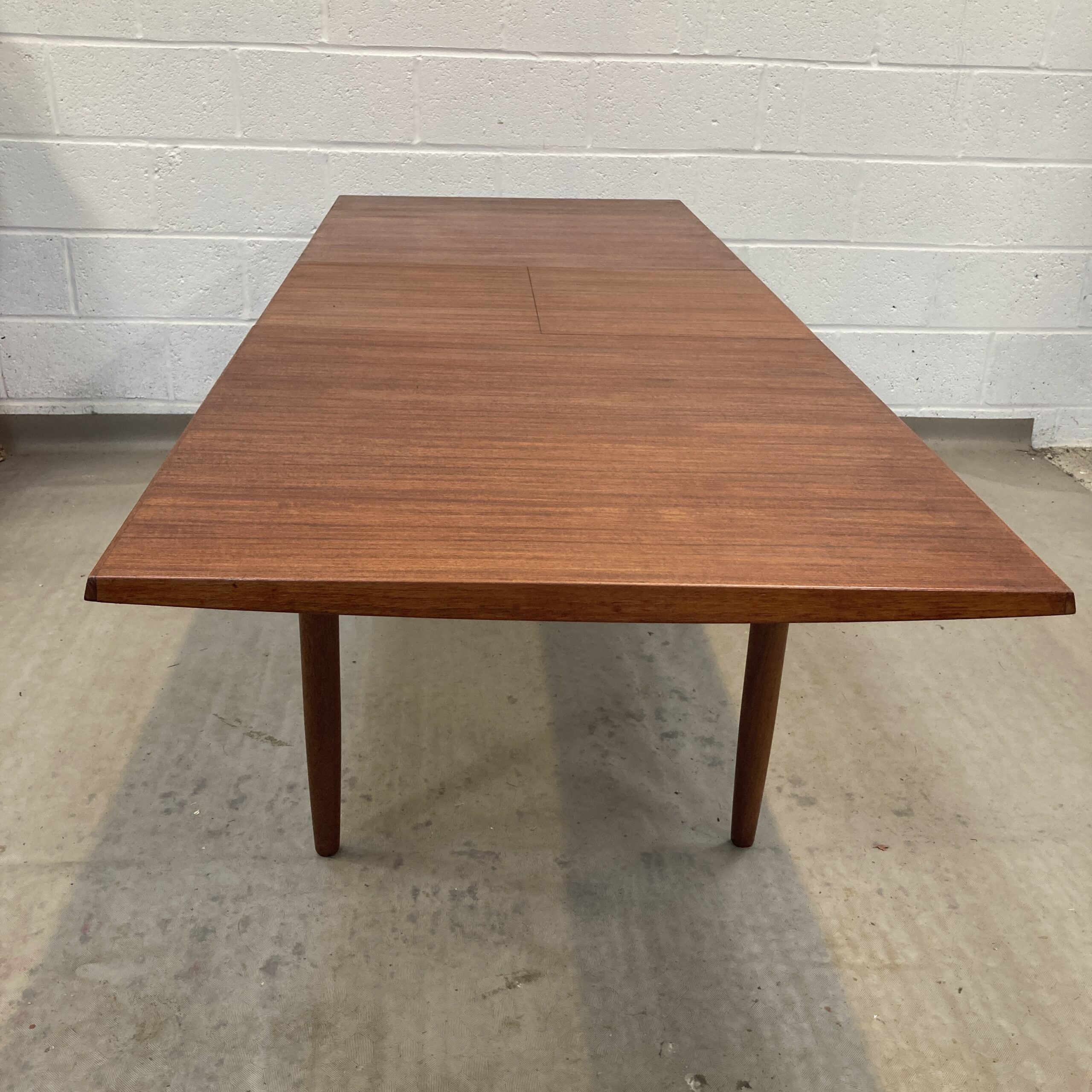 A 1960s Teak Dalescraft large extending table - Image 12
