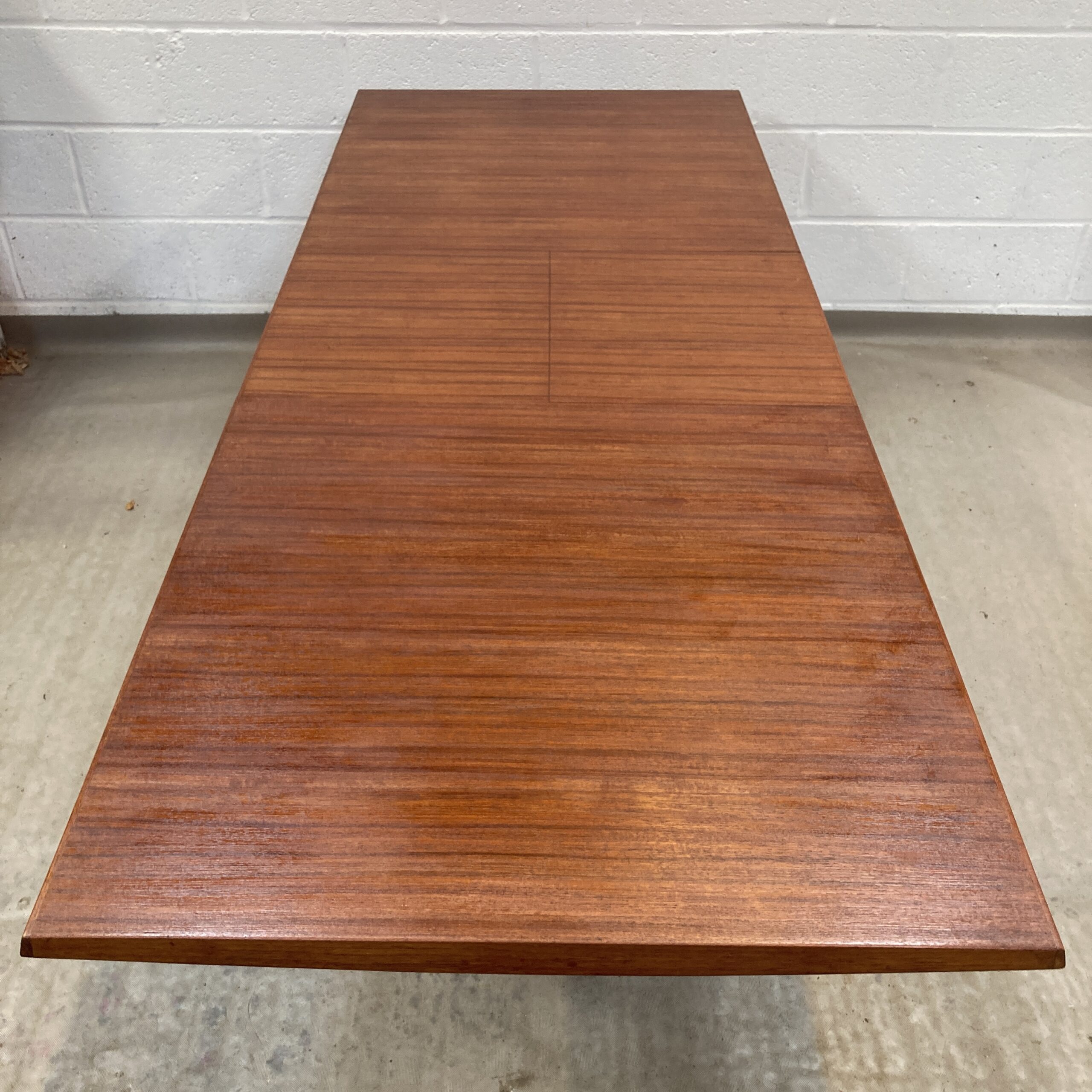 A 1960s Teak Dalescraft large extending table - Image 11