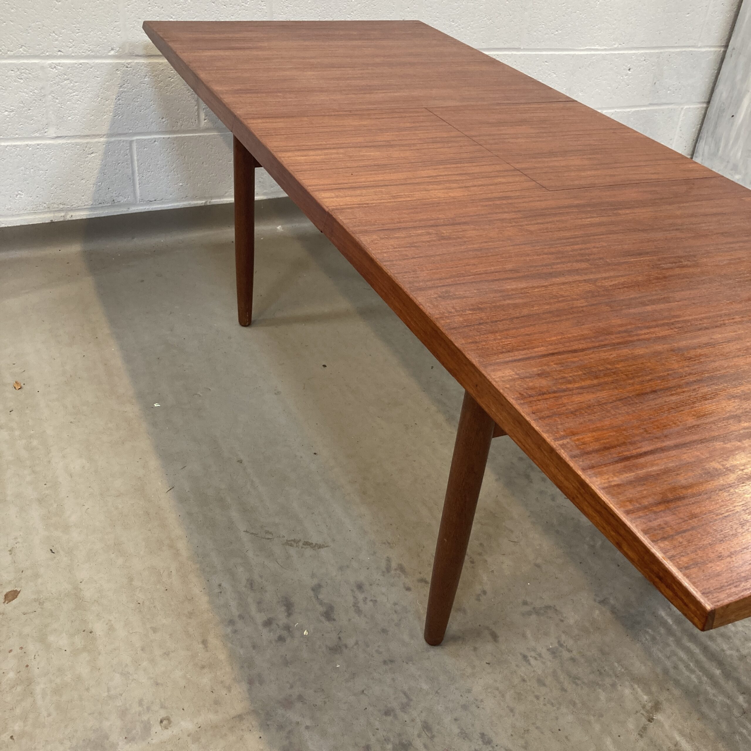 A 1960s Teak Dalescraft large extending table - Image 10