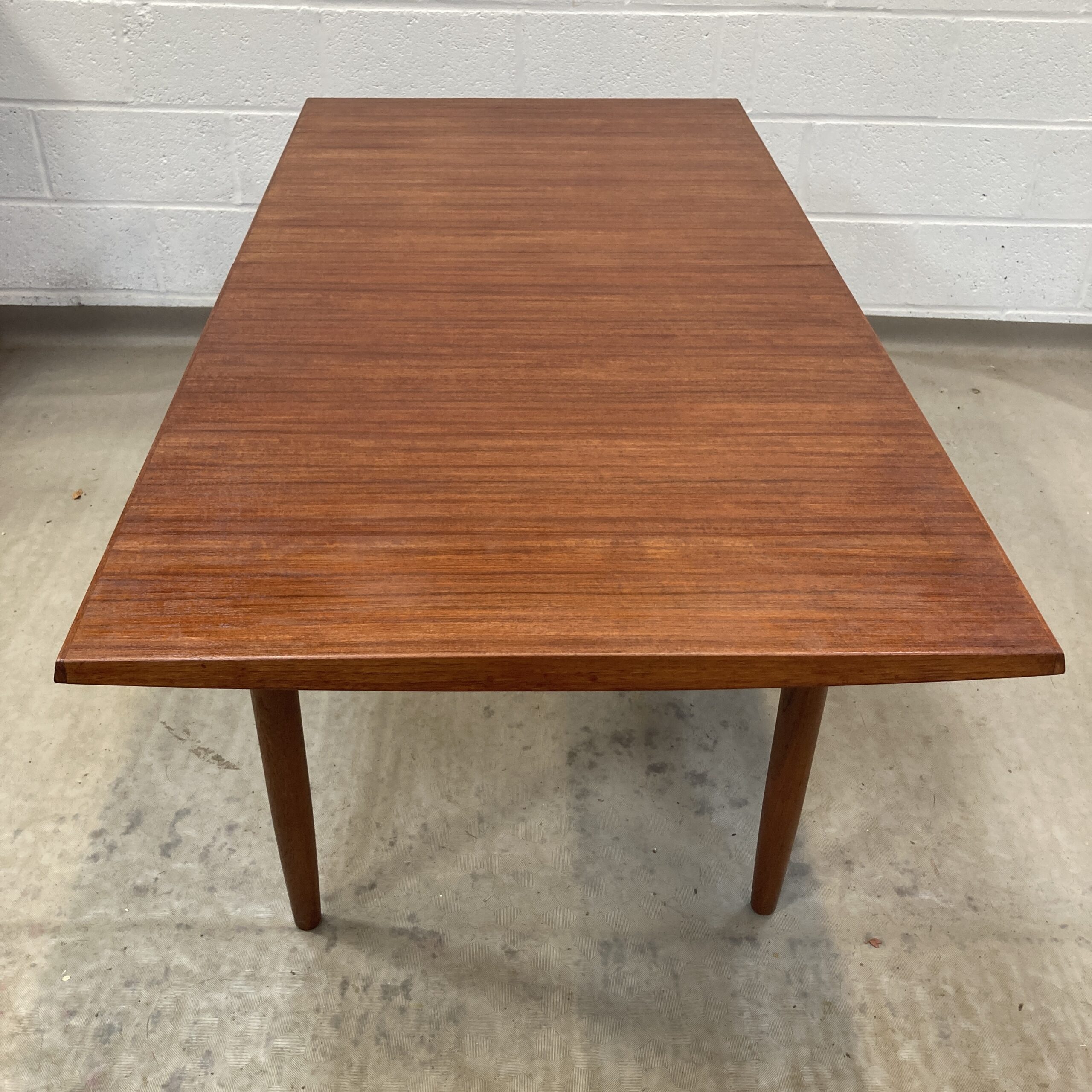 A 1960s Teak Dalescraft large extending table - Image 9