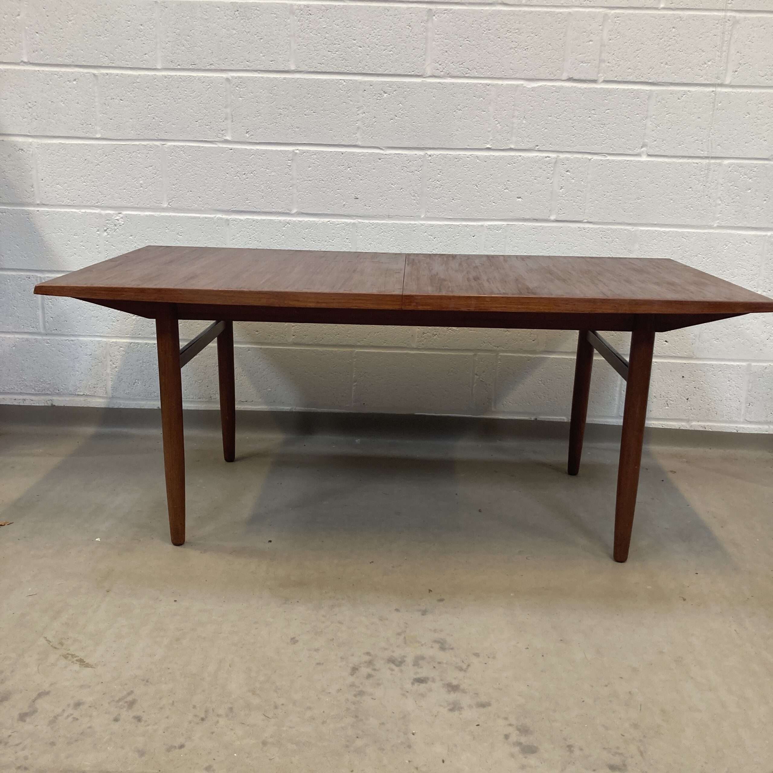 A 1960s Teak Dalescraft large extending table - Image 5