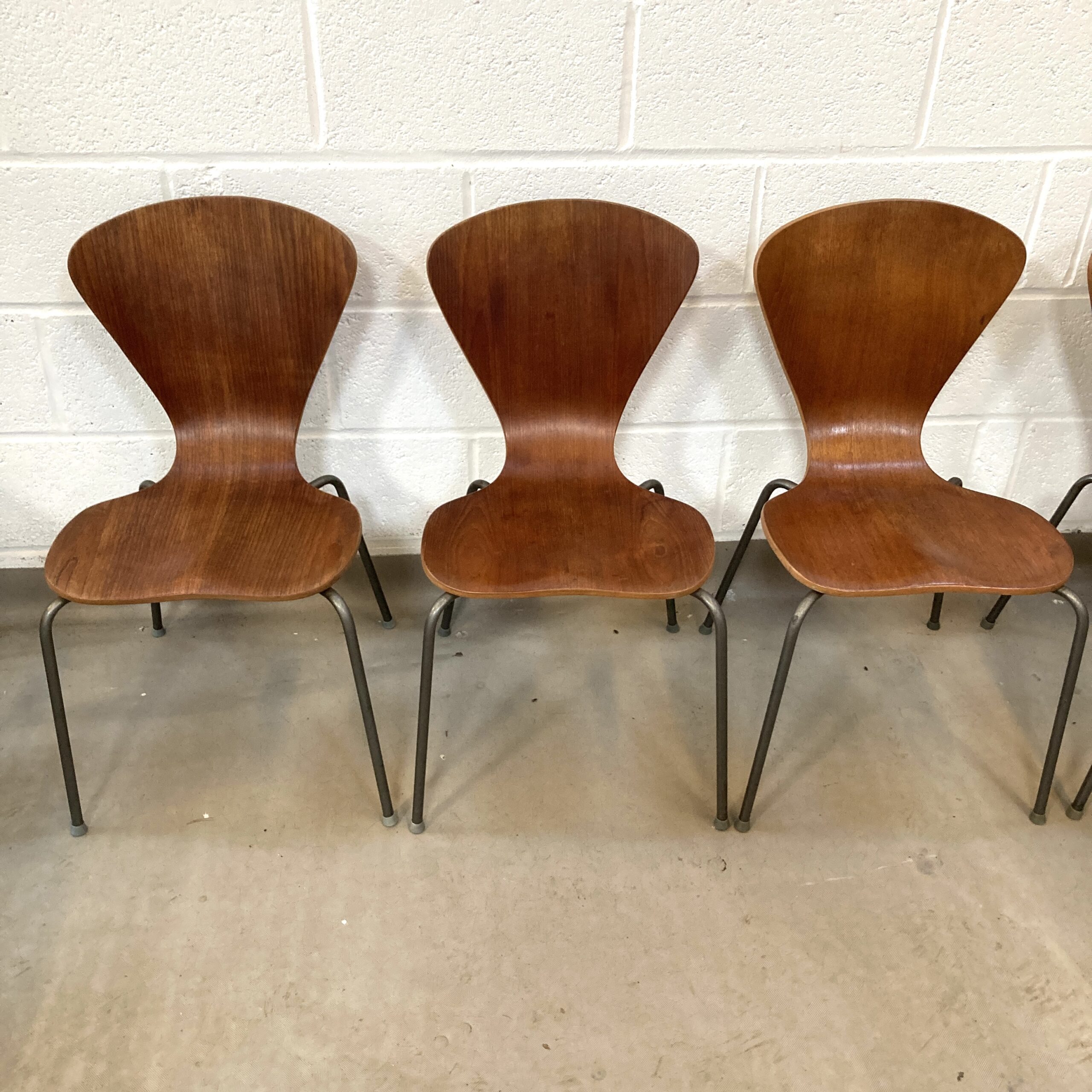 Set of 6 1960s bent wood dining chairs in the style of Arne Jacobson - Image 16