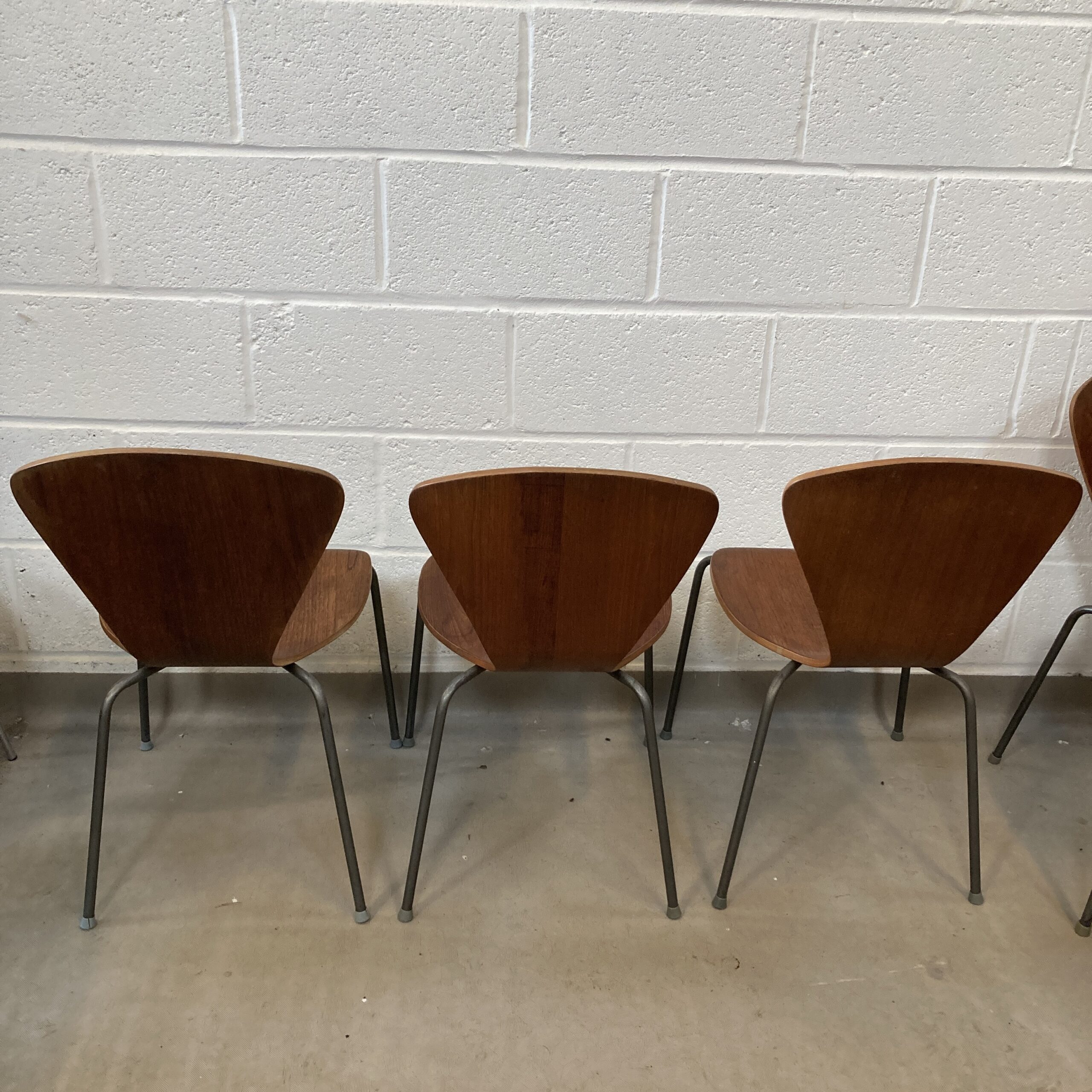 Set of 6 1960s bent wood dining chairs in the style of Arne Jacobson - Image 15