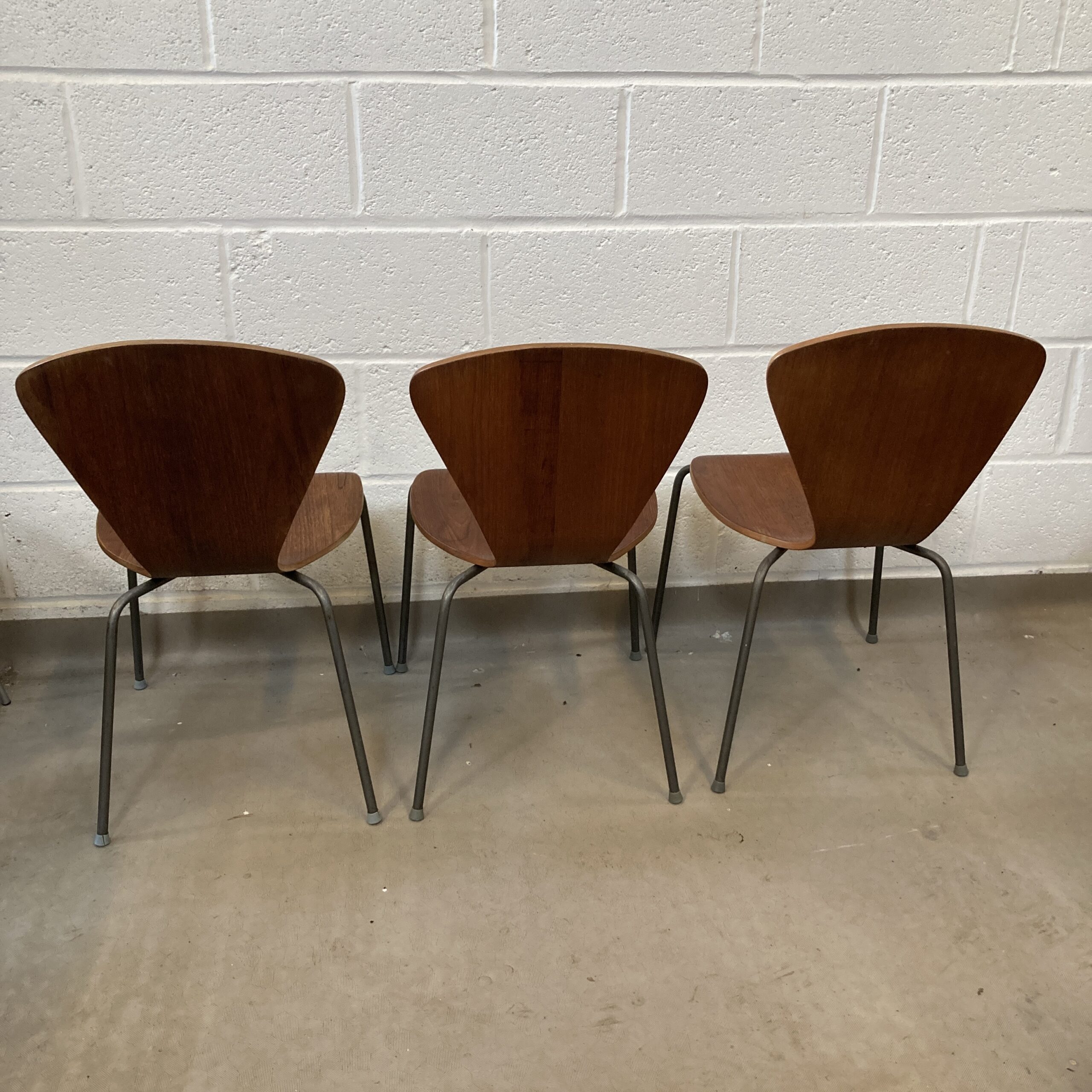 Set of 6 1960s bent wood dining chairs in the style of Arne Jacobson - Image 13