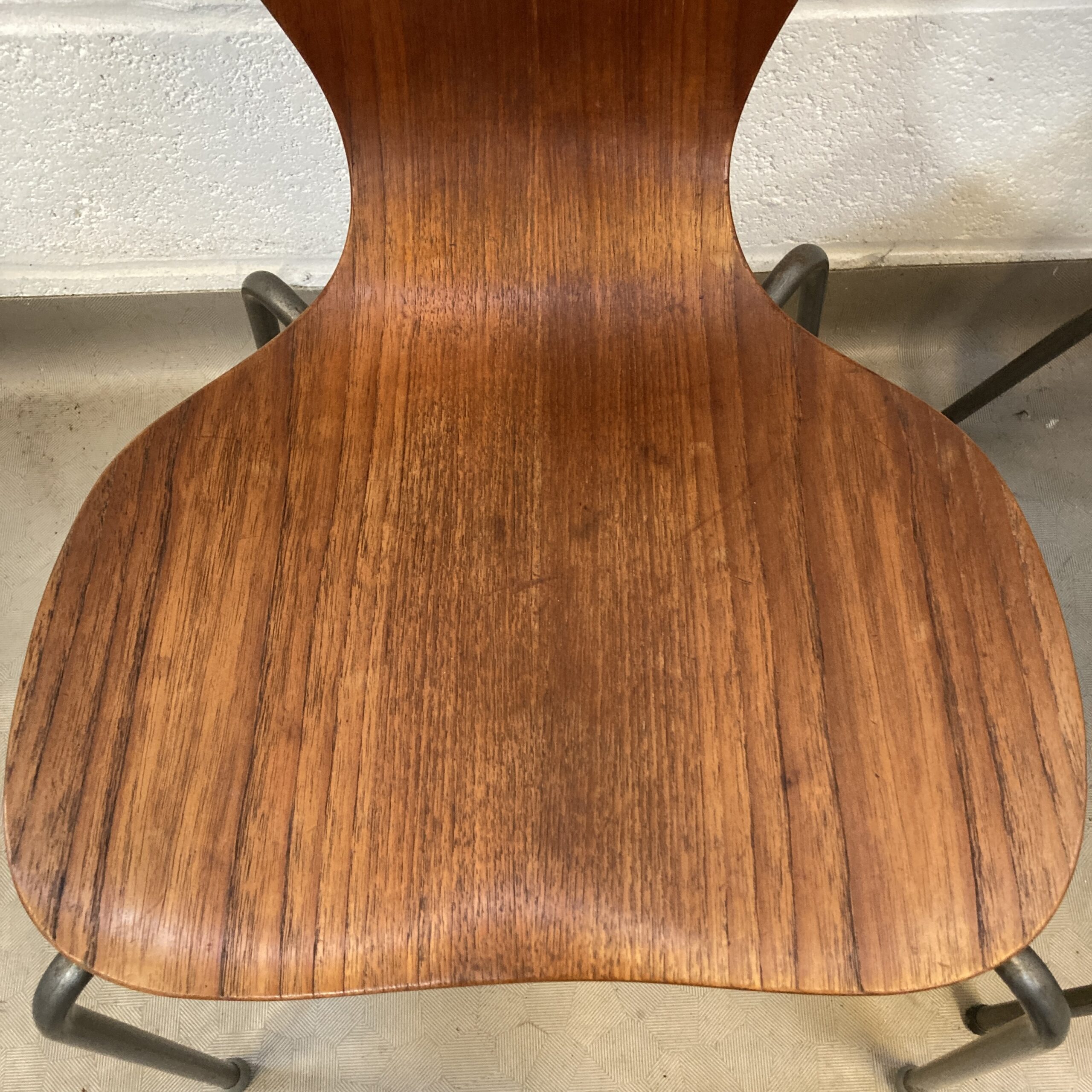 Set of 6 1960s bent wood dining chairs in the style of Arne Jacobson - Image 8