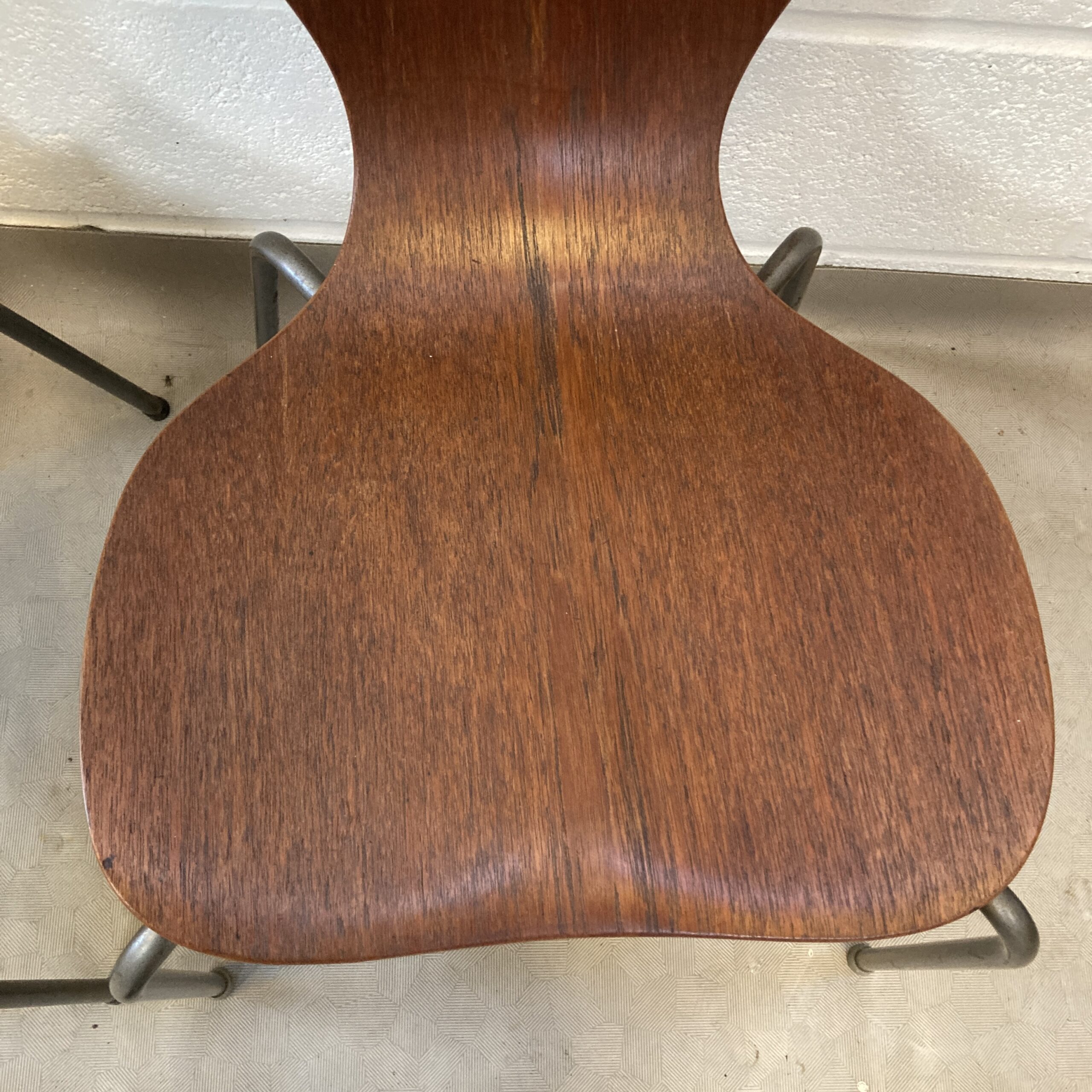 Set of 6 1960s bent wood dining chairs in the style of Arne Jacobson - Image 6