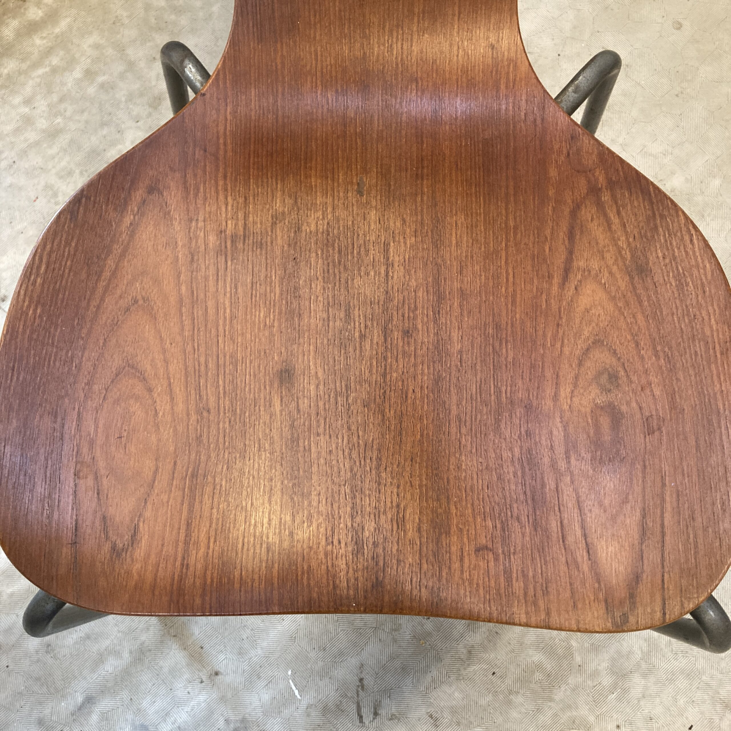 Set of 6 1960s bent wood dining chairs in the style of Arne Jacobson - Image 4