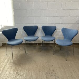Set of 4 Arne Jacobson for Fritz Hansen 1970’s  series 7 upholstered in blue