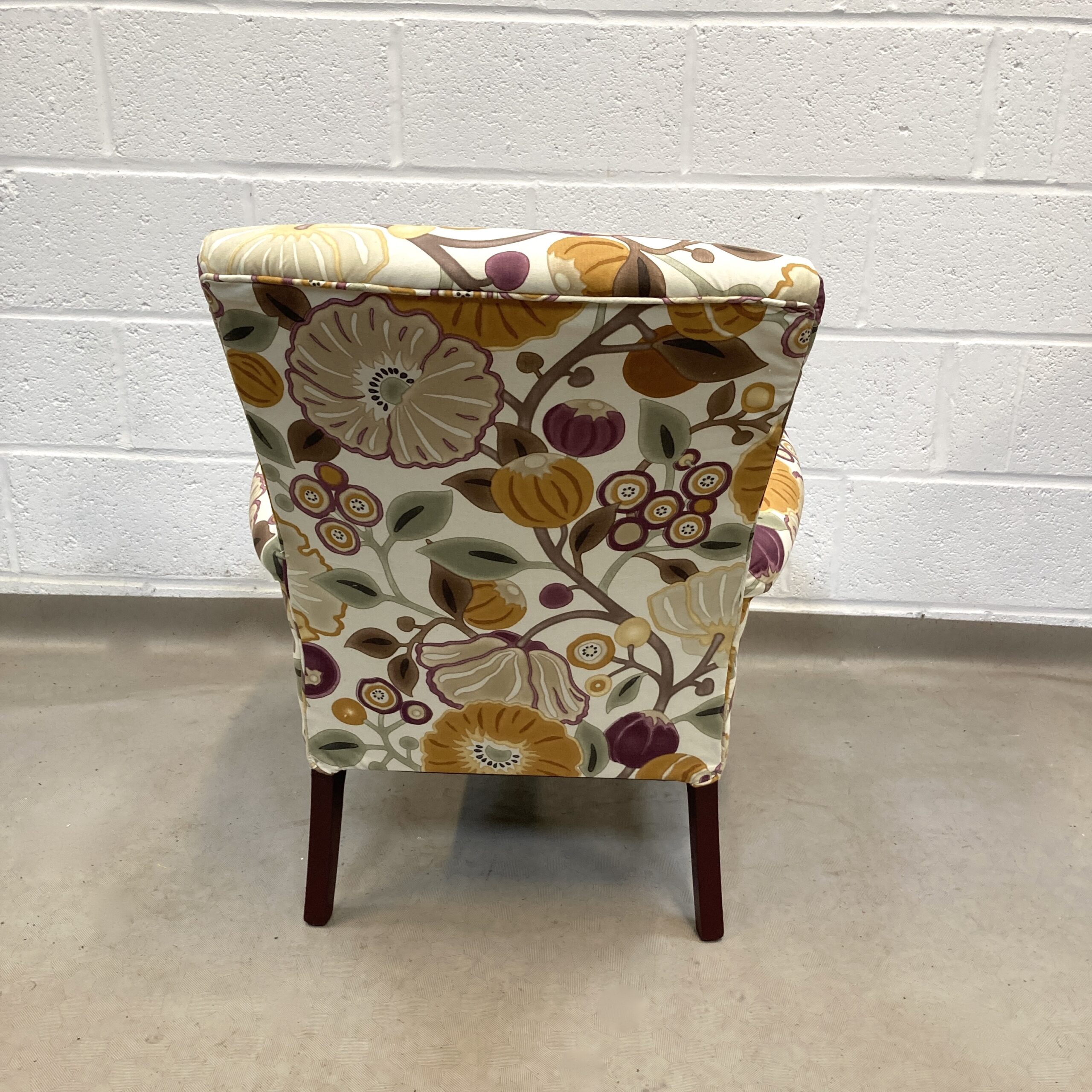 A Parker Knoll Froxfield PK749 chair reupholstered in Sanderson Tree Poppy fabric - Image 5