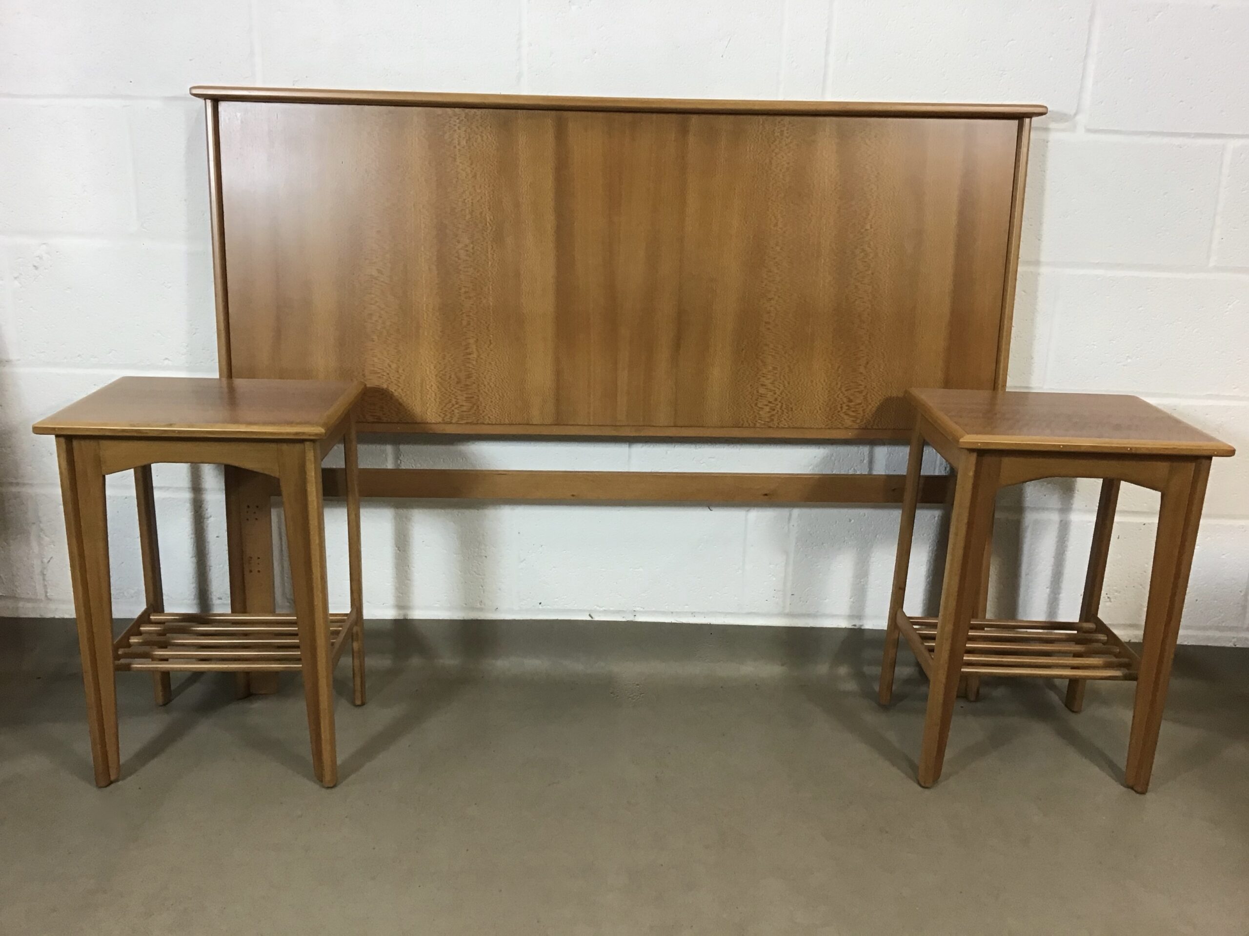 A Rare early 1950's Heals walnut and beech bedroom suite - Image 20