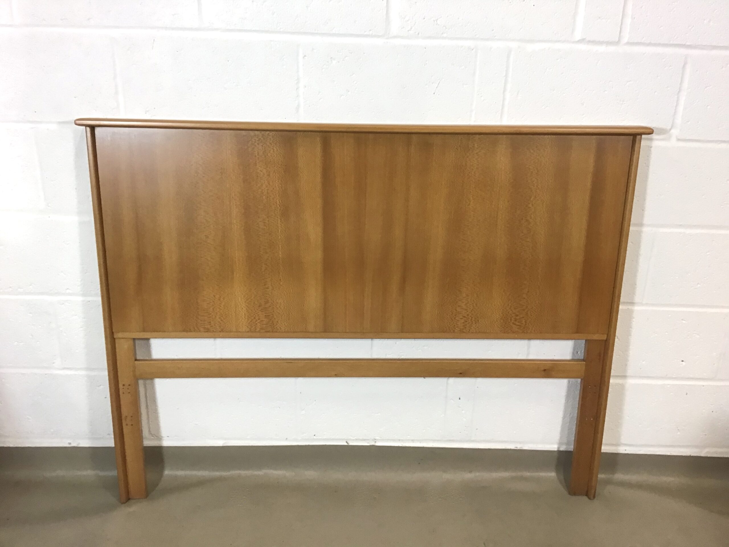 A Rare early 1950's Heals walnut and beech bedroom suite - Image 19