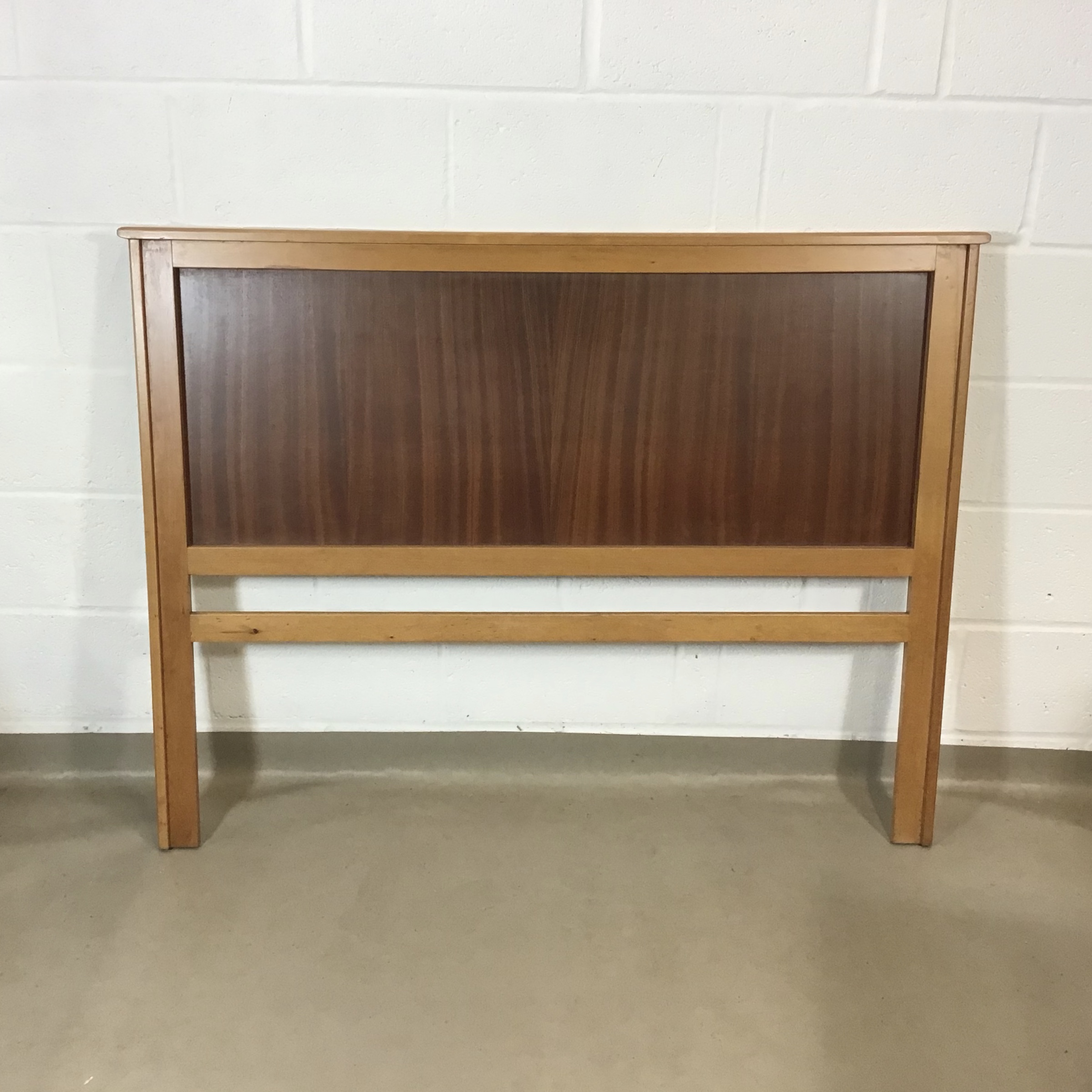 A Rare early 1950's Heals walnut and beech bedroom suite - Image 17