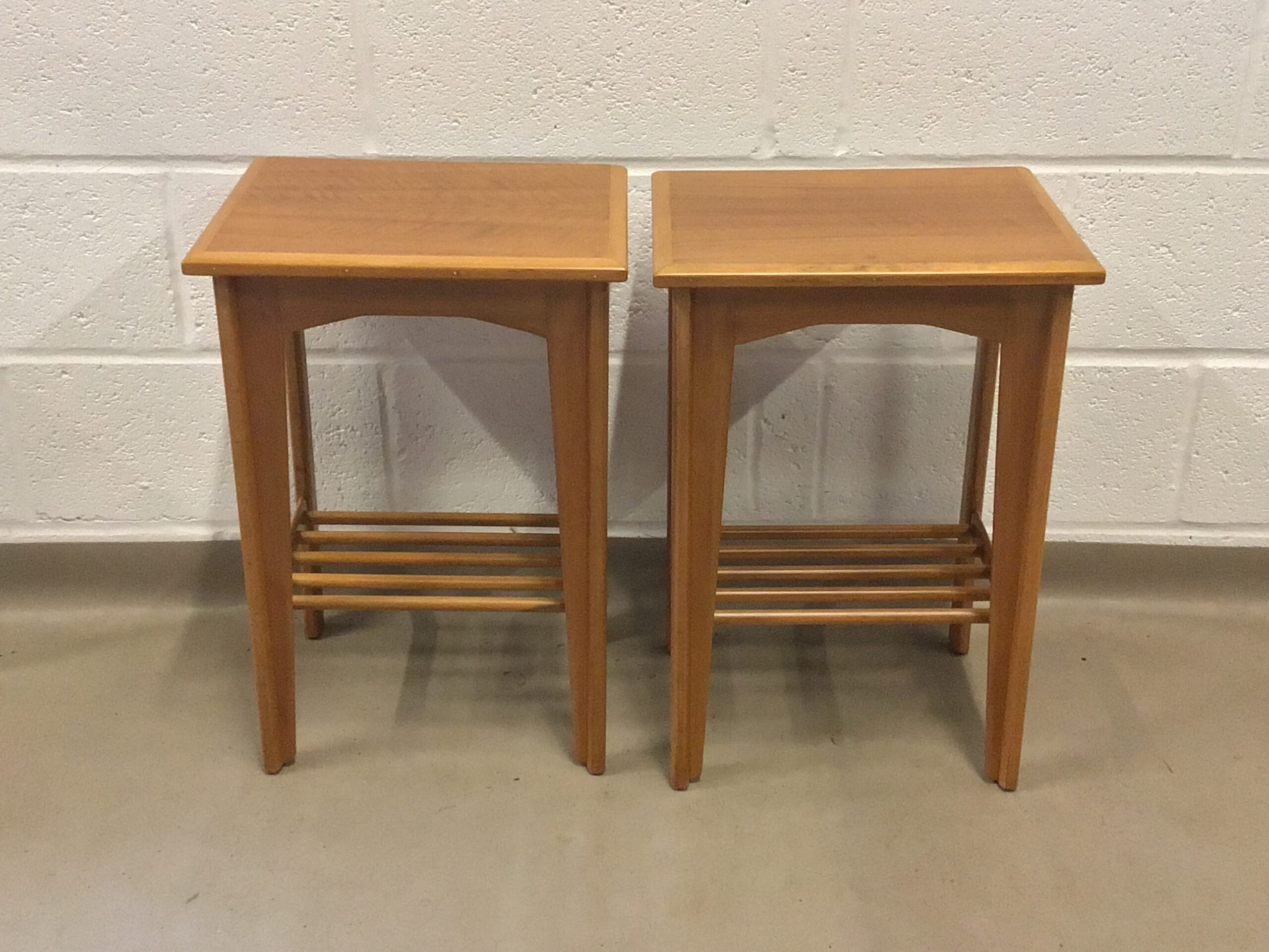 A Rare early 1950's Heals walnut and beech bedroom suite - Image 15