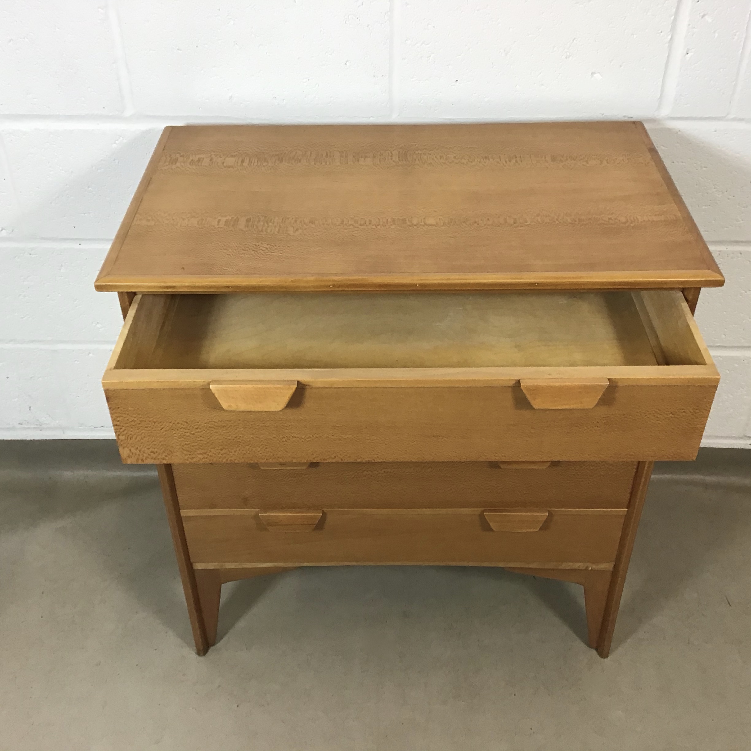 A Rare early 1950's Heals walnut and beech bedroom suite - Image 10