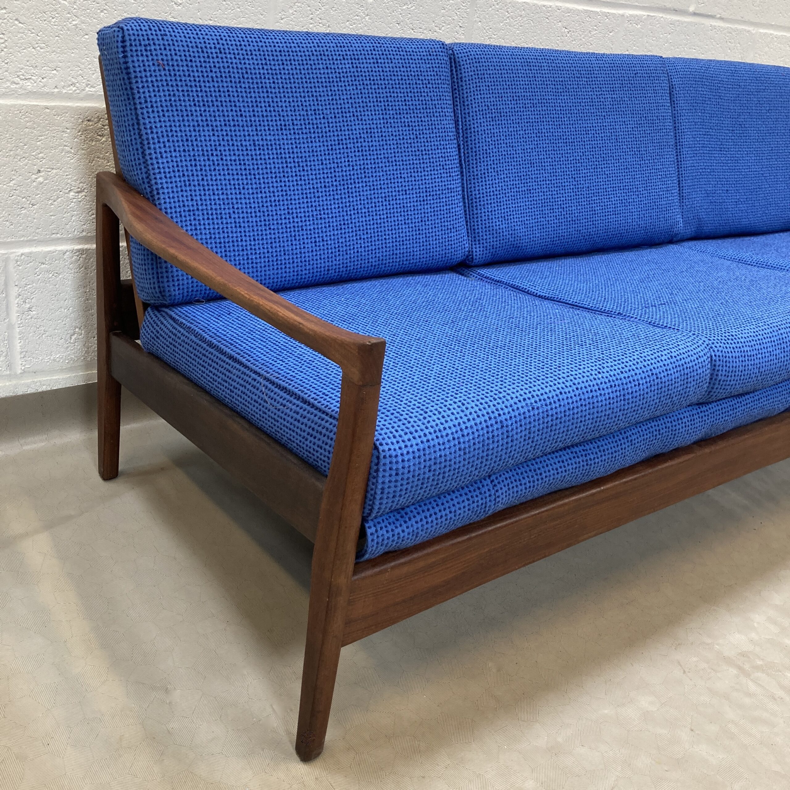 A 1960s Cintique Loungemaster sofa suite reupholstered in a wool mix Abbotsford mill fabric. - Image 20