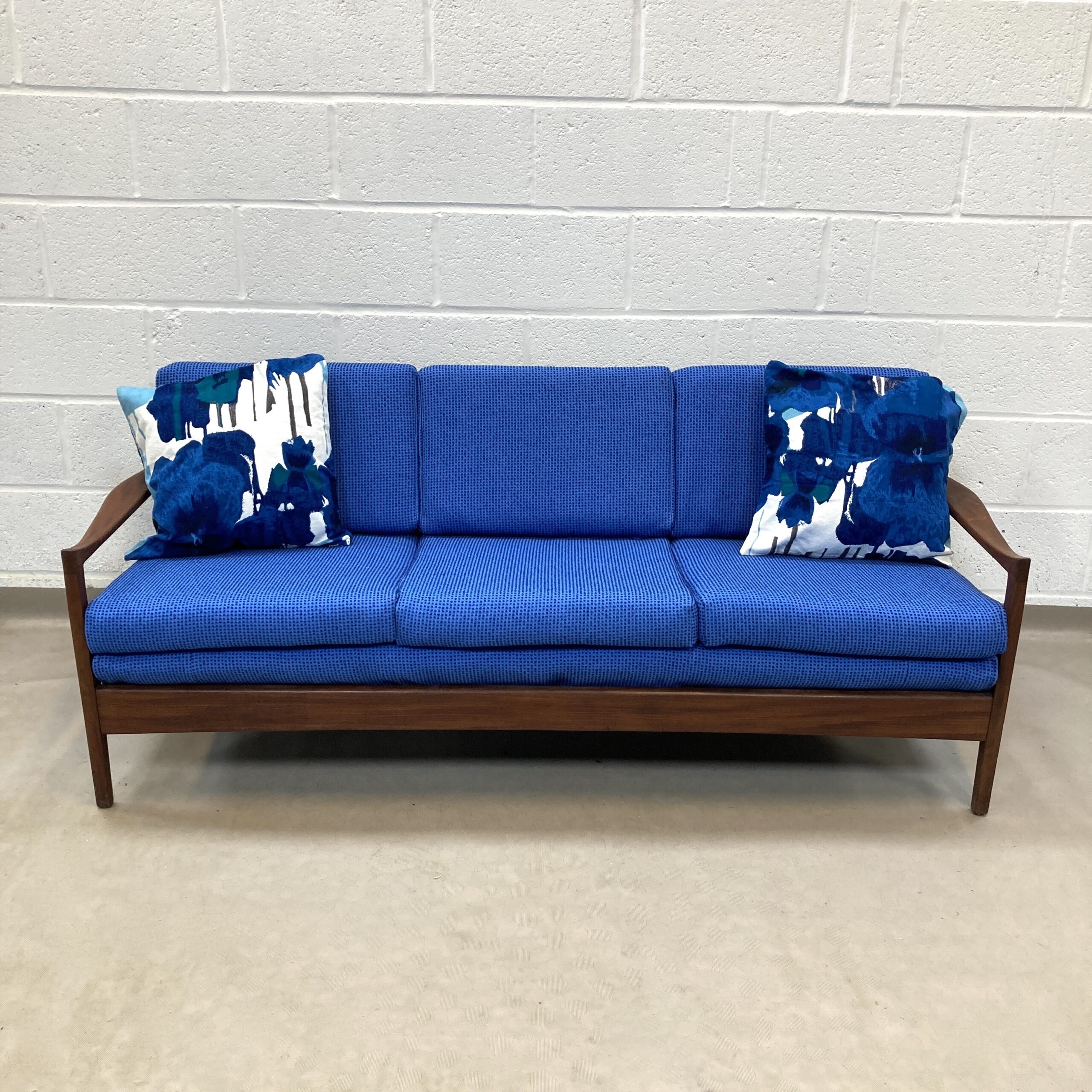 A 1960s Cintique Loungemaster sofa suite reupholstered in a wool mix Abbotsford mill fabric. - Image 16