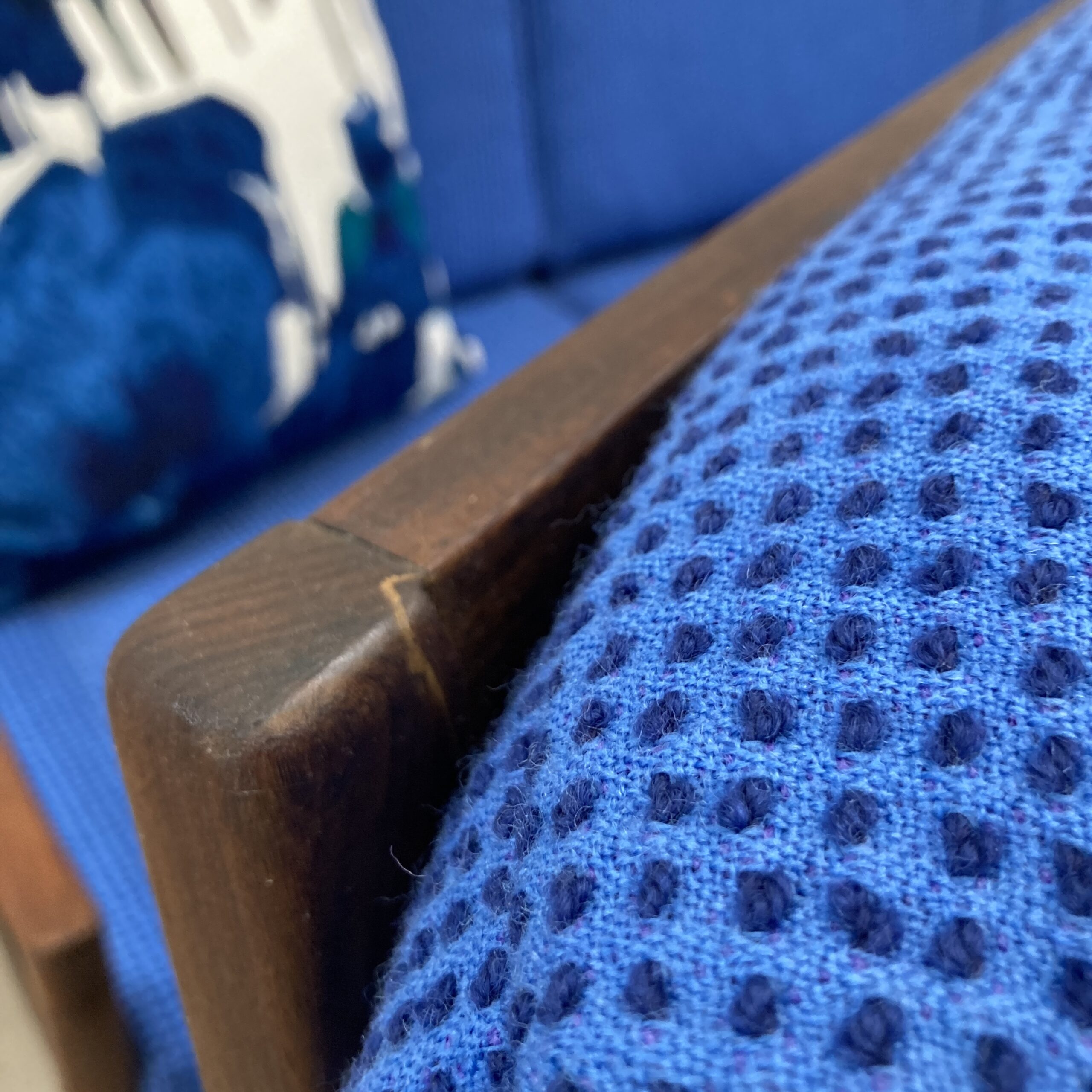 A 1960s Cintique Loungemaster sofa suite reupholstered in a wool mix Abbotsford mill fabric. - Image 9