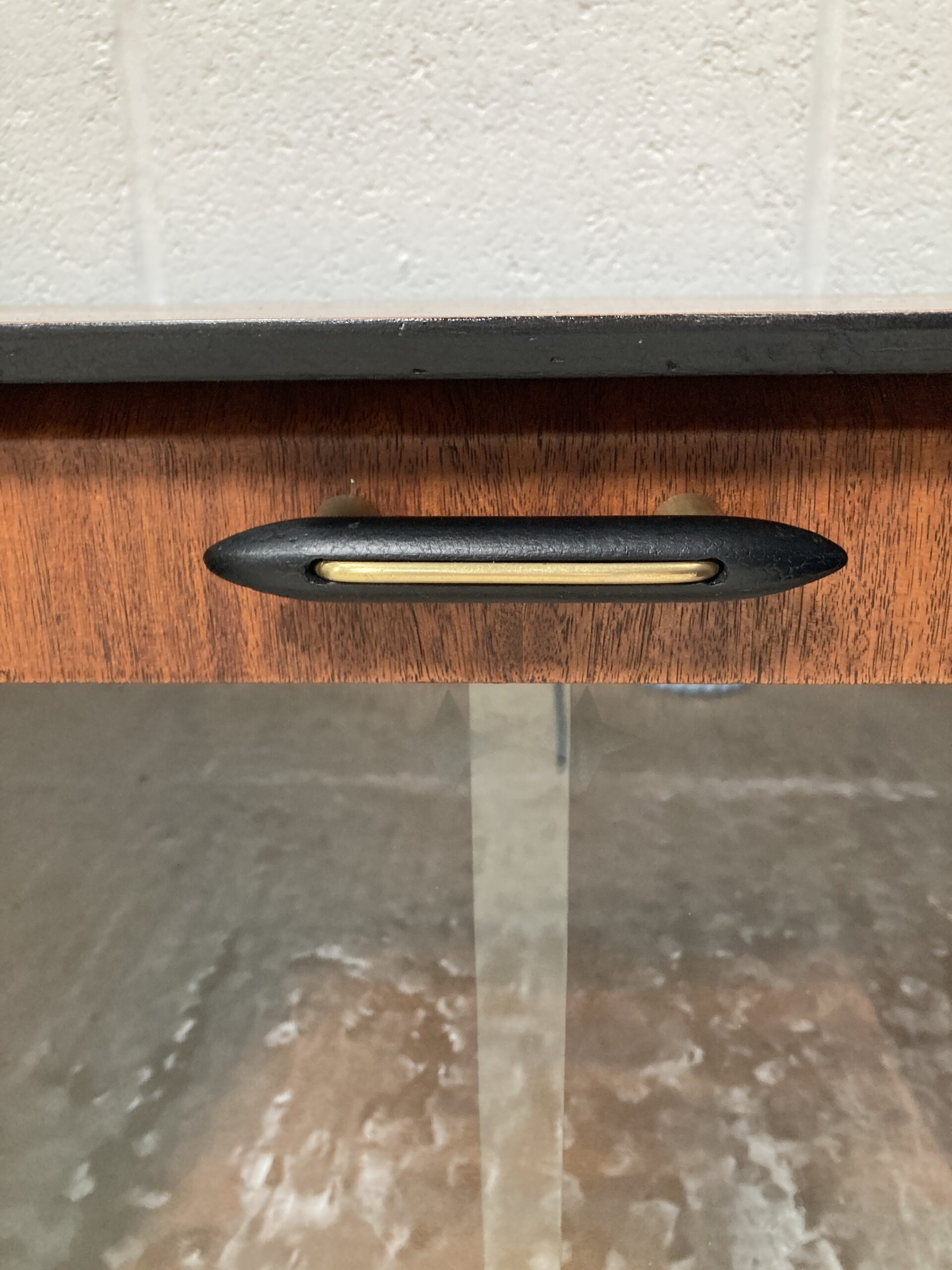 A 1950s Midcentury teak and ebonized sideboard - Image 5