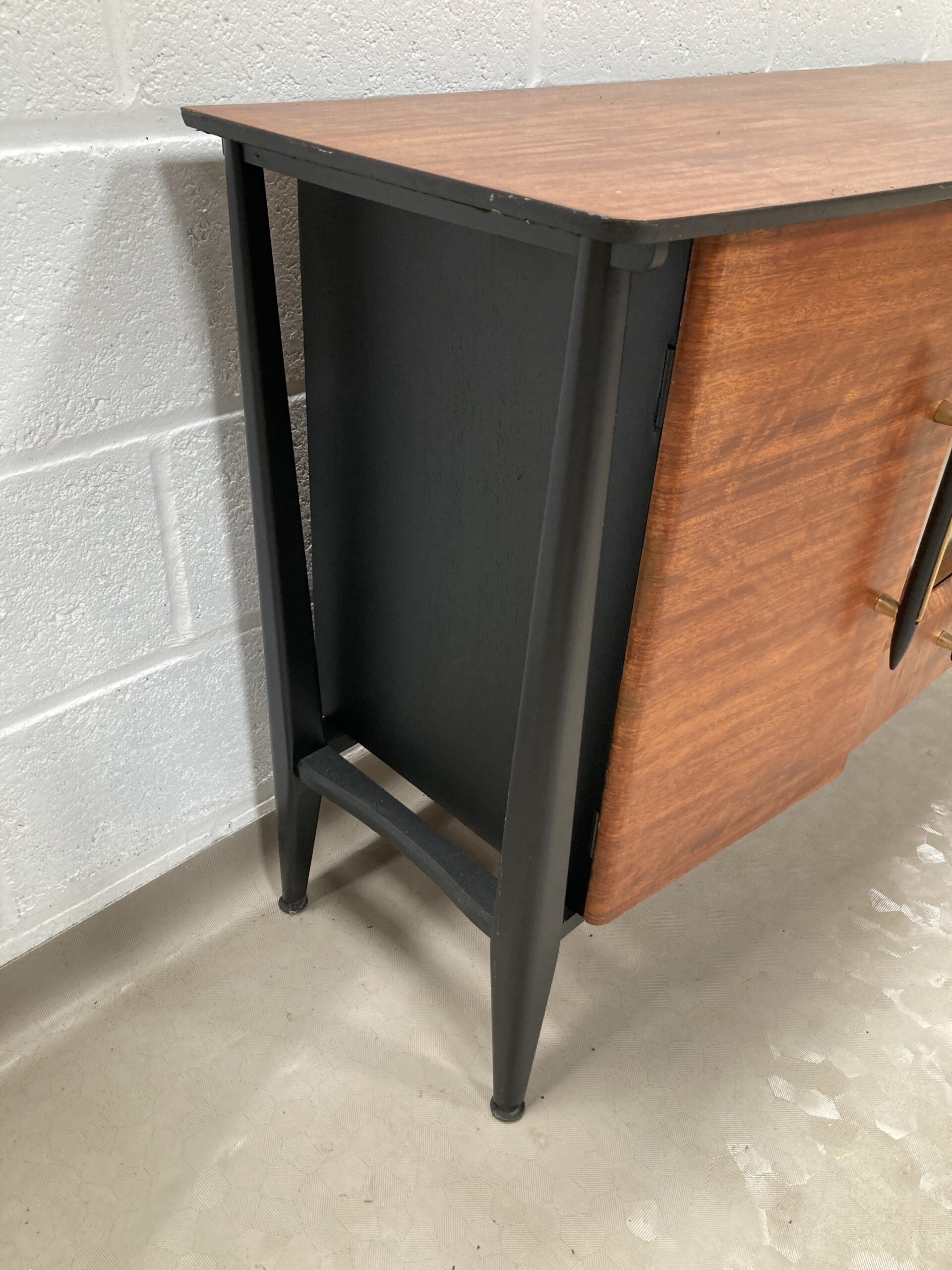 A 1950s Midcentury teak and ebonized sideboard - Image 3