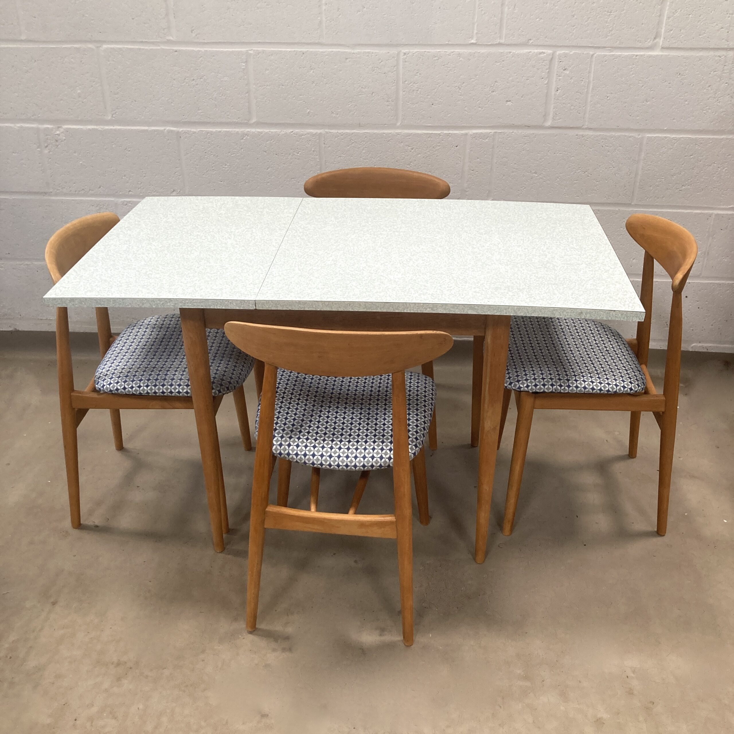 A lovely 1960s blue/grey formica table and 4 reupholstered Rajmund Teofil Halas Polish 5908 pixel chairs - Image 13